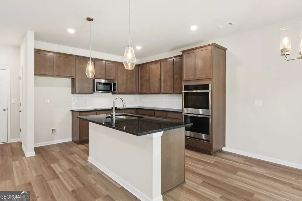 1189 DICKENS RD Greensboro, GA 30642