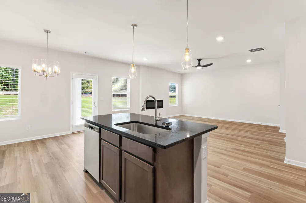 1189 DICKENS RD Greensboro, GA 30642