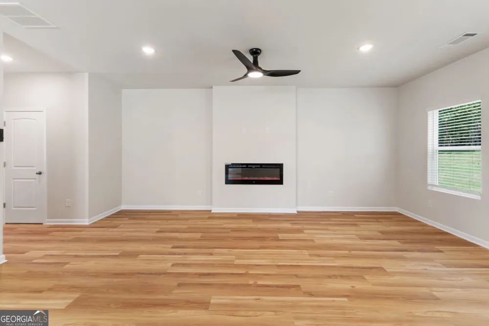 1199 DICKENS RD Greensboro, GA 30642