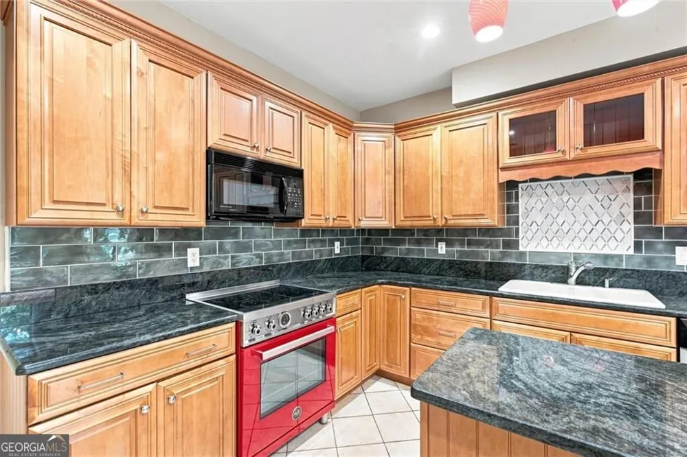 12110 Willow Run RD Roswell, GA 30075