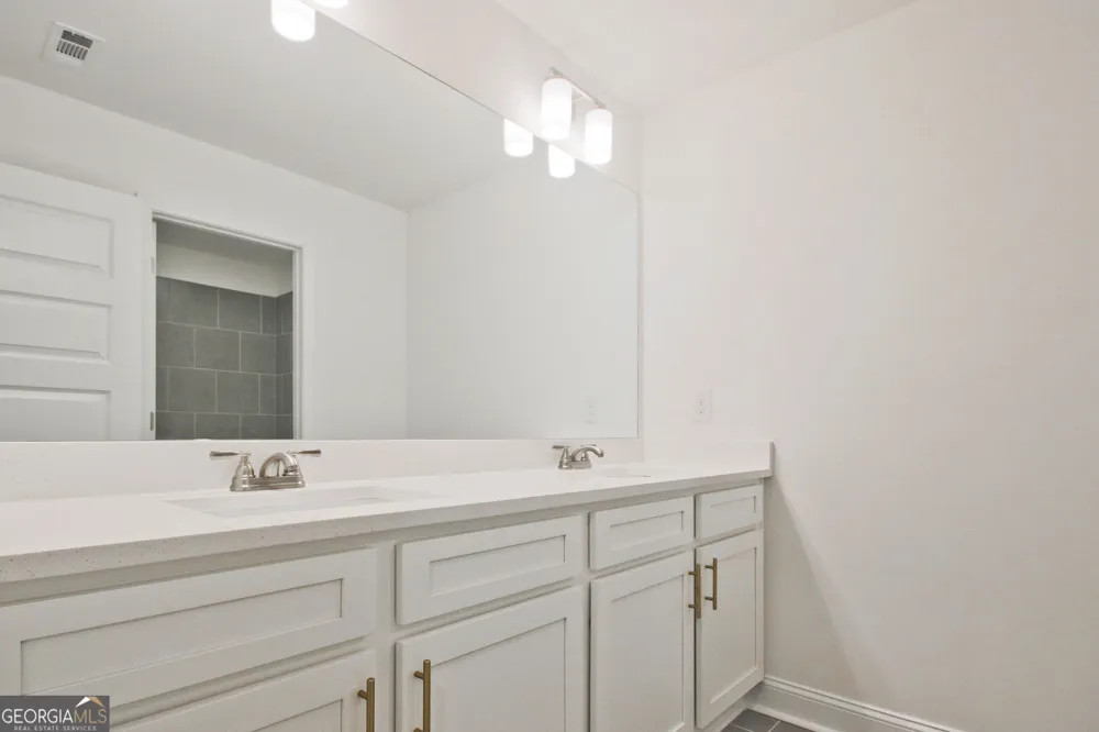 5592 Keswick DR Flowery Branch, GA 30542