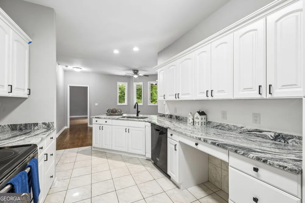 502 Shire CT Dalton, GA 30720