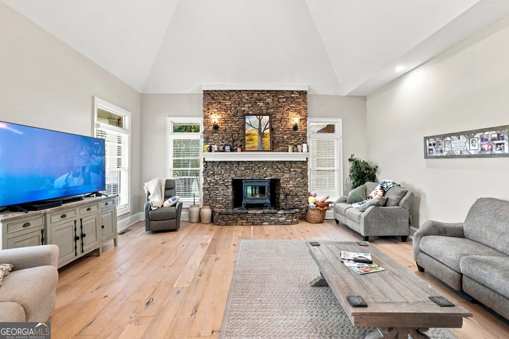 329 Willow Lakes LN Jefferson, GA 30549