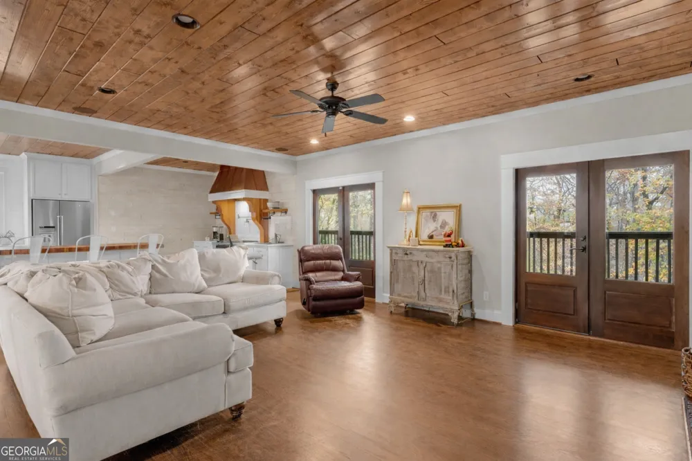915 Rocky Creek RD Hampton, GA 30228