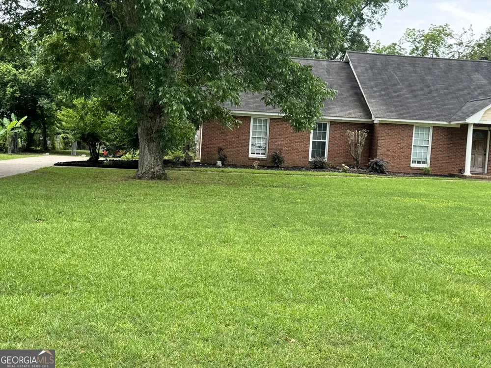 104 Winchester DR Leesburg, GA 31763