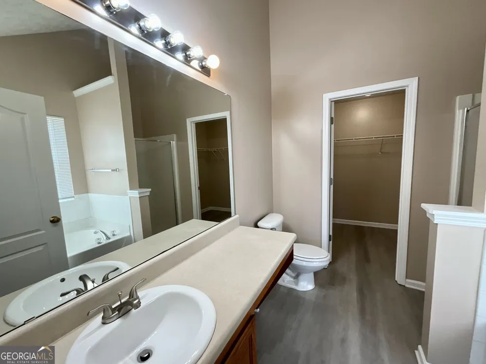 2043 Newton Estates DR Ellenwood, GA 30294