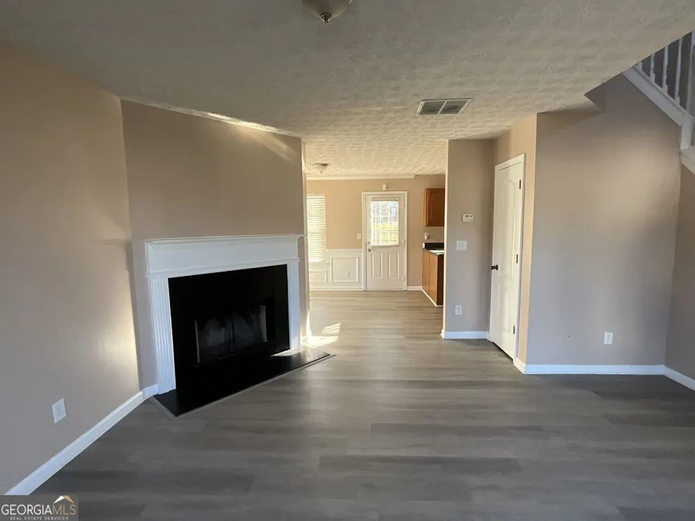 2043 Newton Estates DR Ellenwood, GA 30294