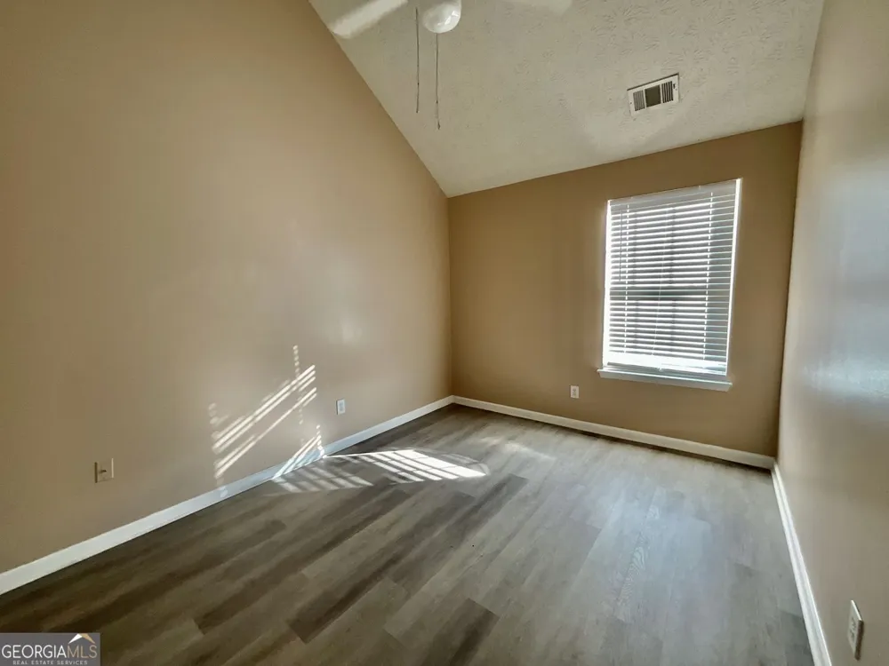 2043 Newton Estates DR Ellenwood, GA 30294