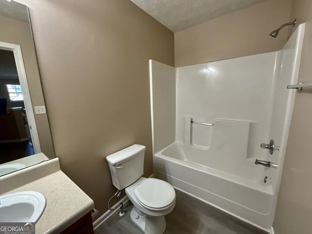 2043 Newton Estates DR Ellenwood, GA 30294