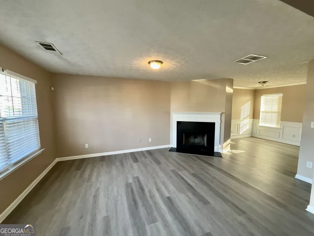 2043 Newton Estates DR Ellenwood, GA 30294