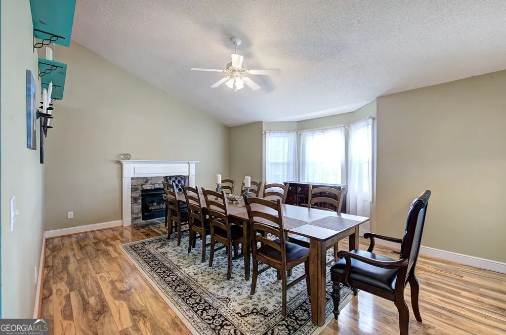28 Hedgerow CT SE Cartersville, GA 30120