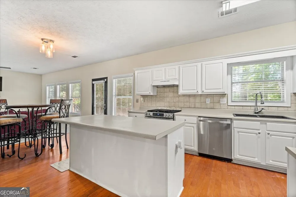 5560 Taylor RD Alpharetta, GA 30022