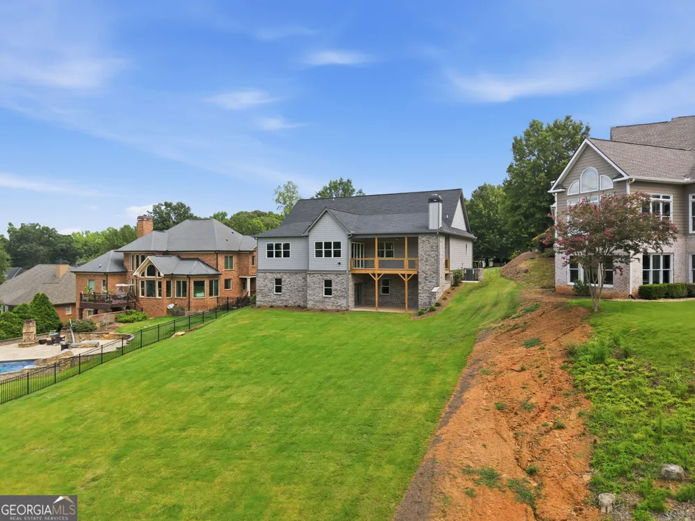 1973 Duncans Mill LN Jefferson, GA 30549