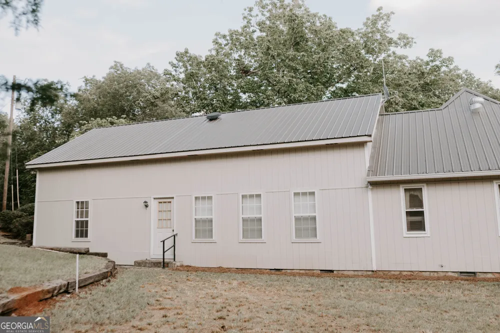 709 Day RD Meansville, GA 30256