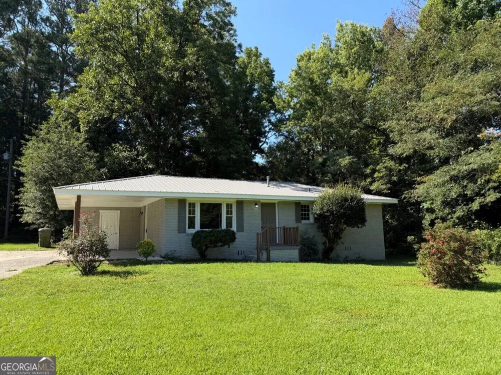 1289 Stewart ST Carrollton, GA 30117