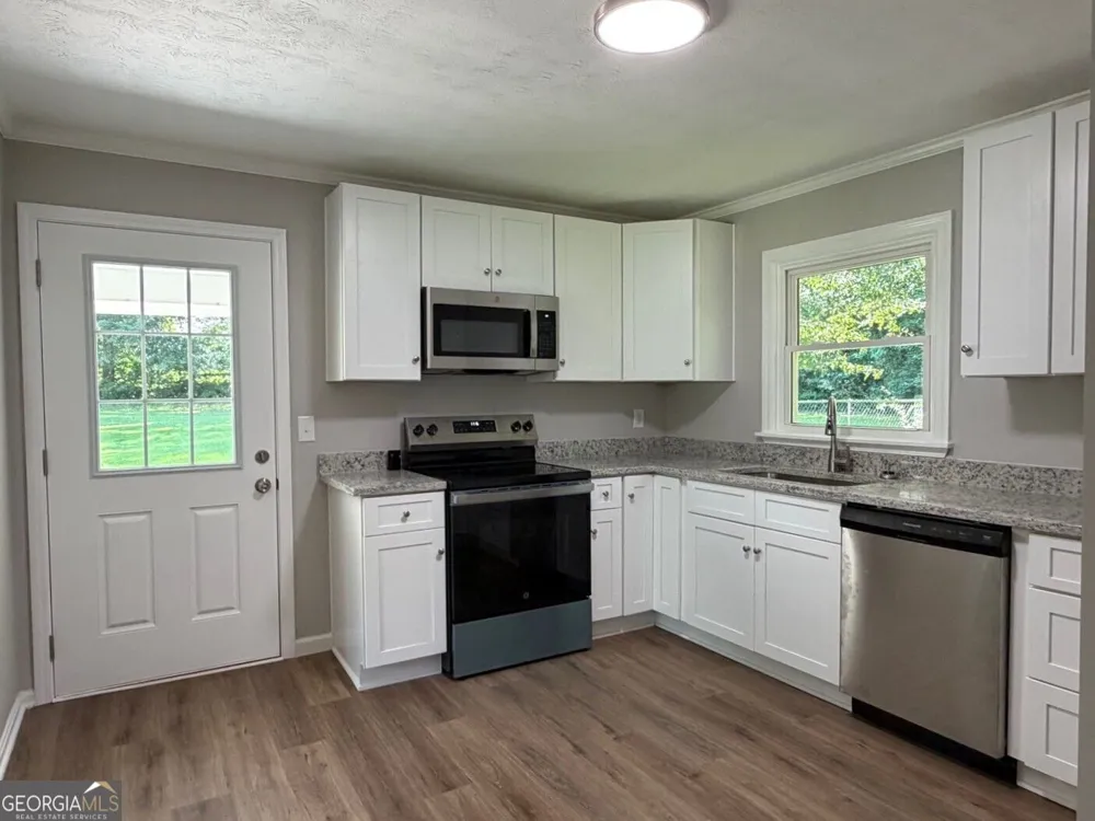 1289 Stewart ST Carrollton, GA 30117