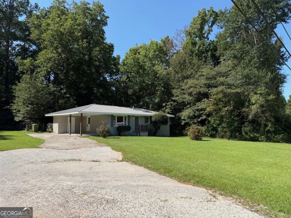 1289 Stewart ST Carrollton, GA 30117