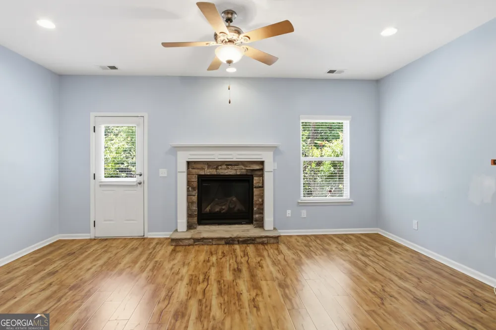 5047 Little Harbor WAY Acworth, GA 30101
