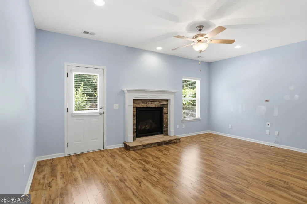5047 Little Harbor WAY Acworth, GA 30101