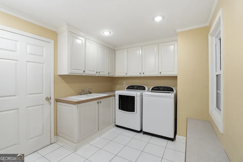 399 N Victoria RD Woodstock, GA 30189
