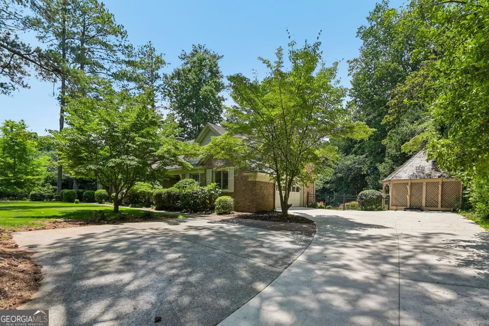 3135 Spalding DR Sandy Springs, GA 30350