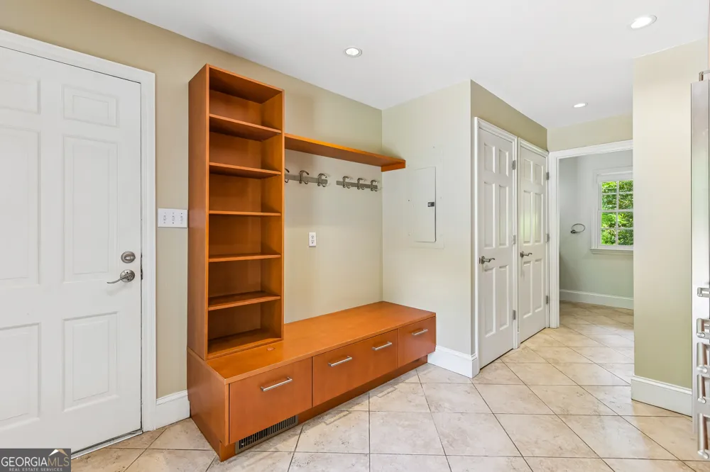 3135 Spalding DR Sandy Springs, GA 30350