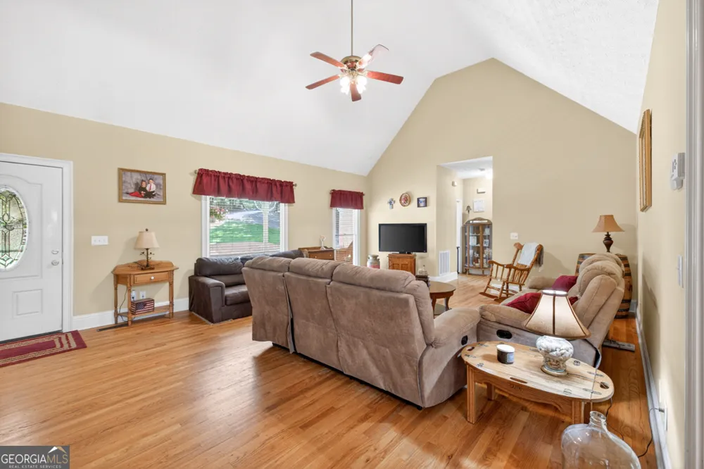 6 Adella LN Jefferson, GA 30549