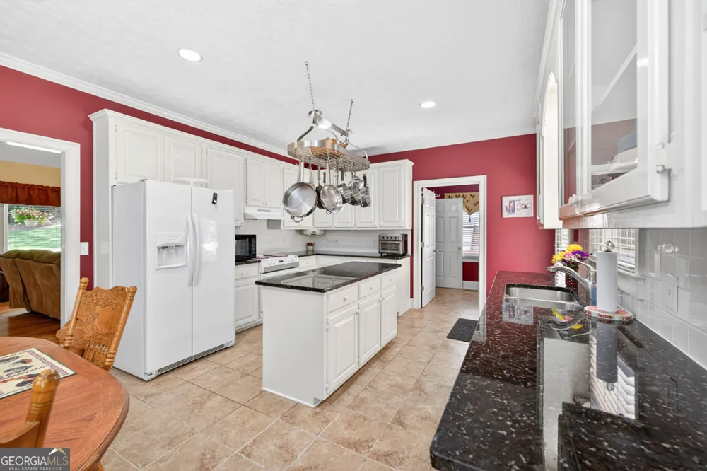 6 Adella LN Jefferson, GA 30549