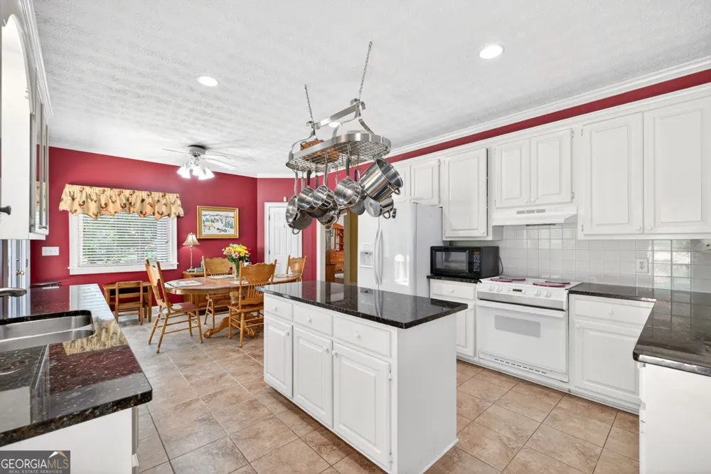 6 Adella LN Jefferson, GA 30549