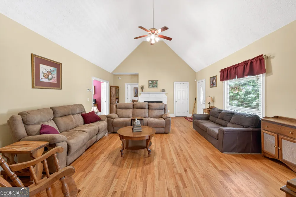 6 Adella LN Jefferson, GA 30549