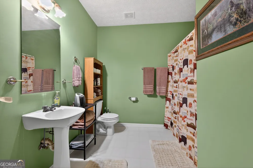6 Adella LN Jefferson, GA 30549