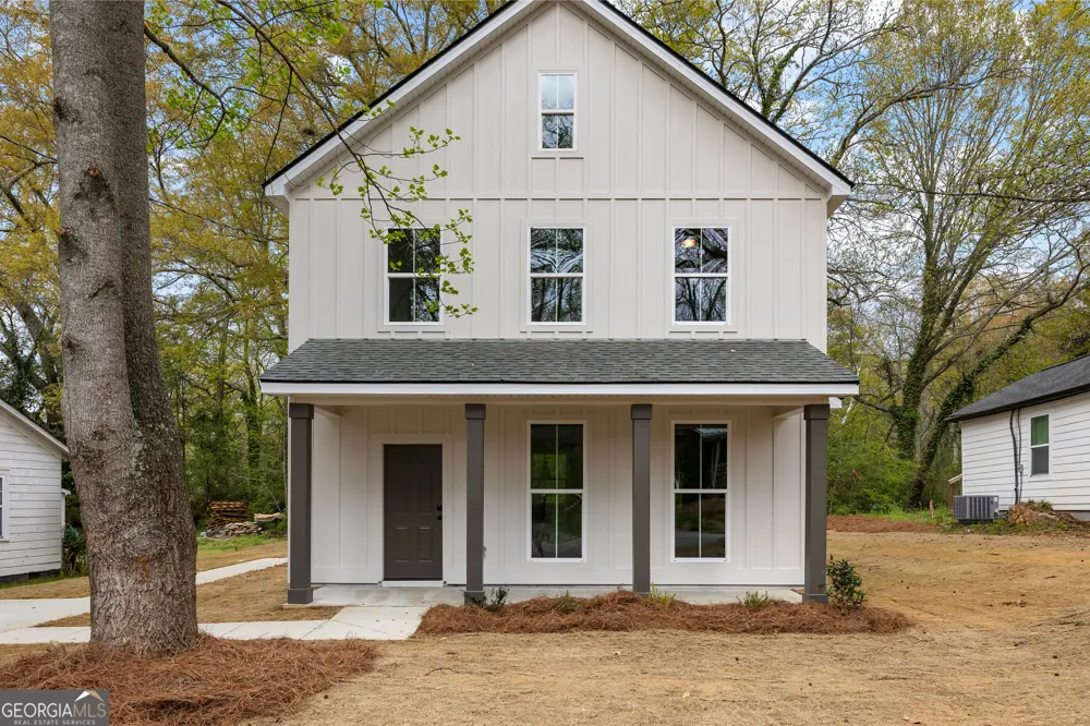 37 Ray ST Newnan, GA 30263