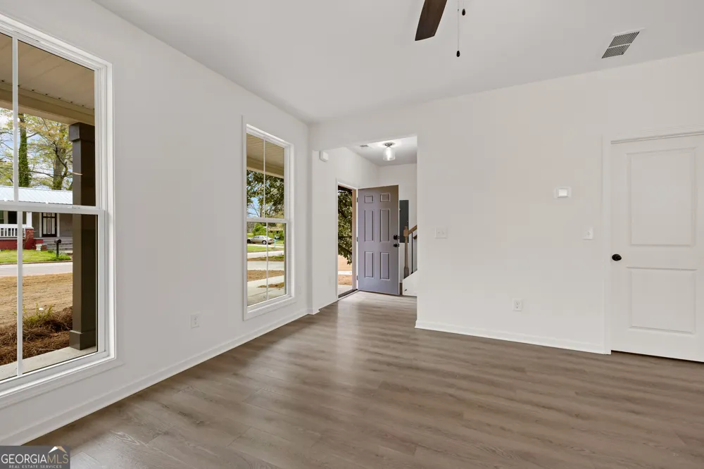 37 Ray ST Newnan, GA 30263