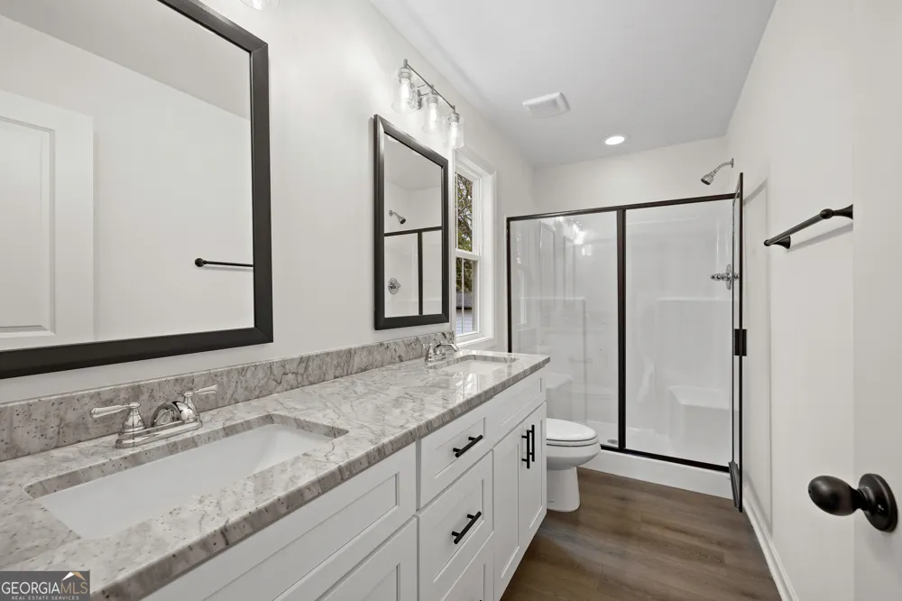 37 Ray ST Newnan, GA 30263