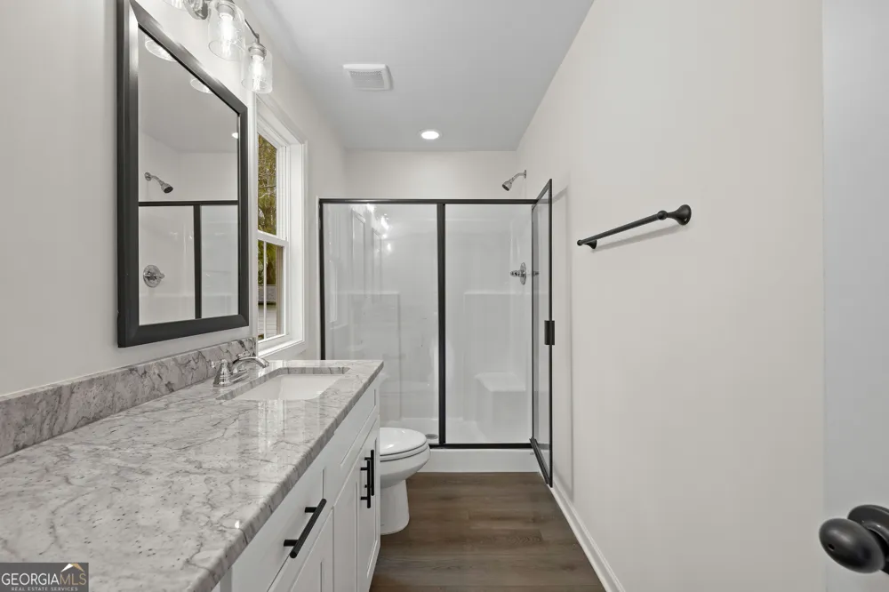 37 Ray ST Newnan, GA 30263