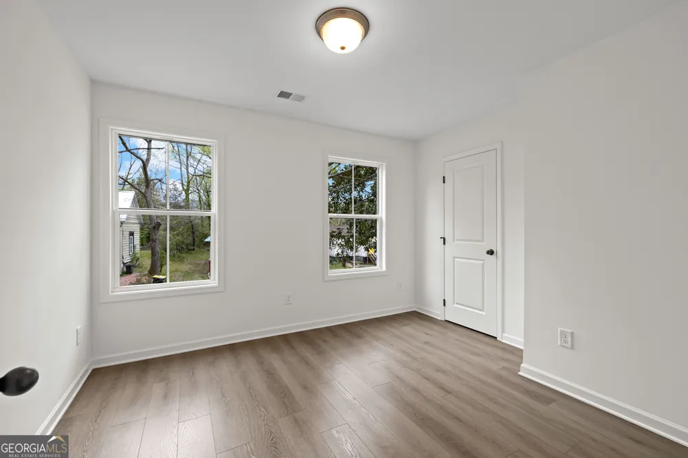 37 Ray ST Newnan, GA 30263