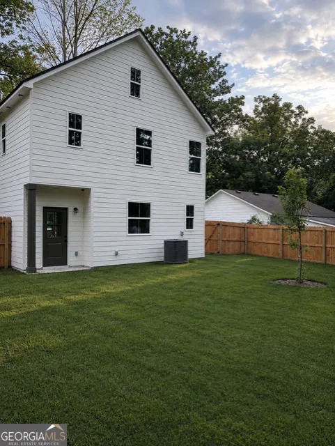 37 Ray ST Newnan, GA 30263