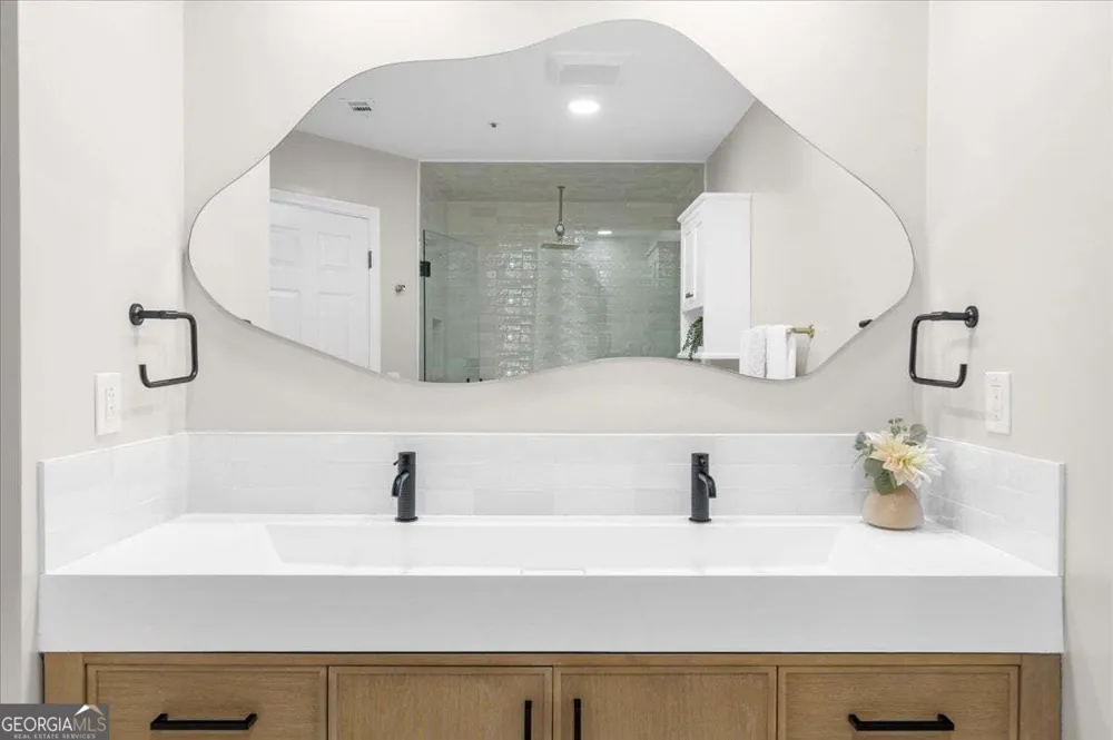 5061 Avalon DR Alpharetta, GA 30005