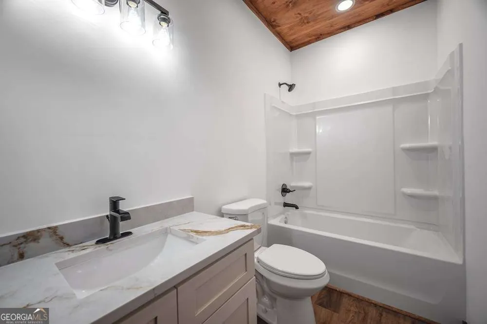 25 Katie Haven RD Morganton, GA 30560