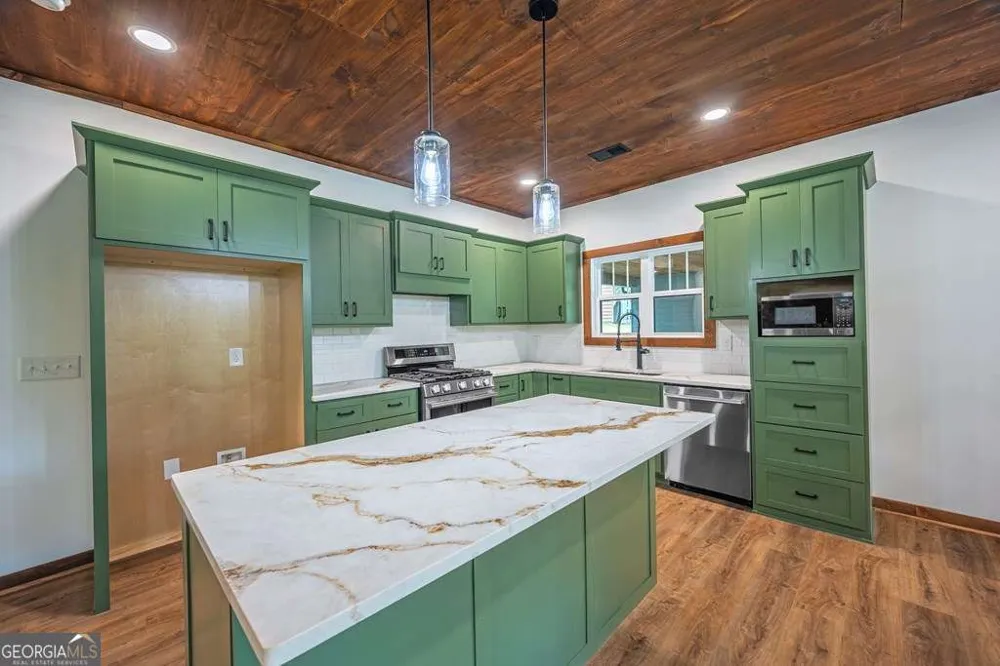 25 Katie Haven RD Morganton, GA 30560