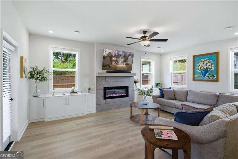 2435 Hidden Creek RD Kennesaw, GA 30152