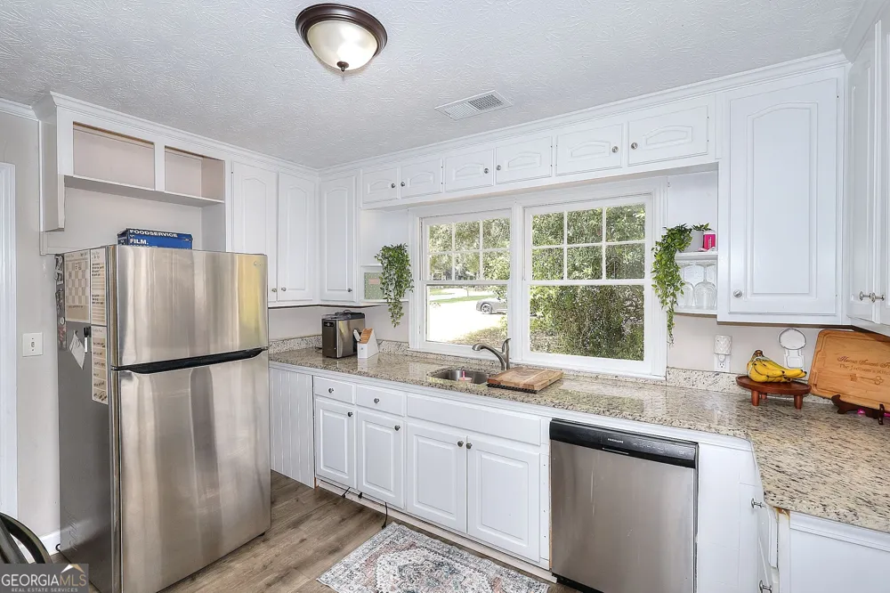 186 S Forest AVE Social Circle, GA 30025