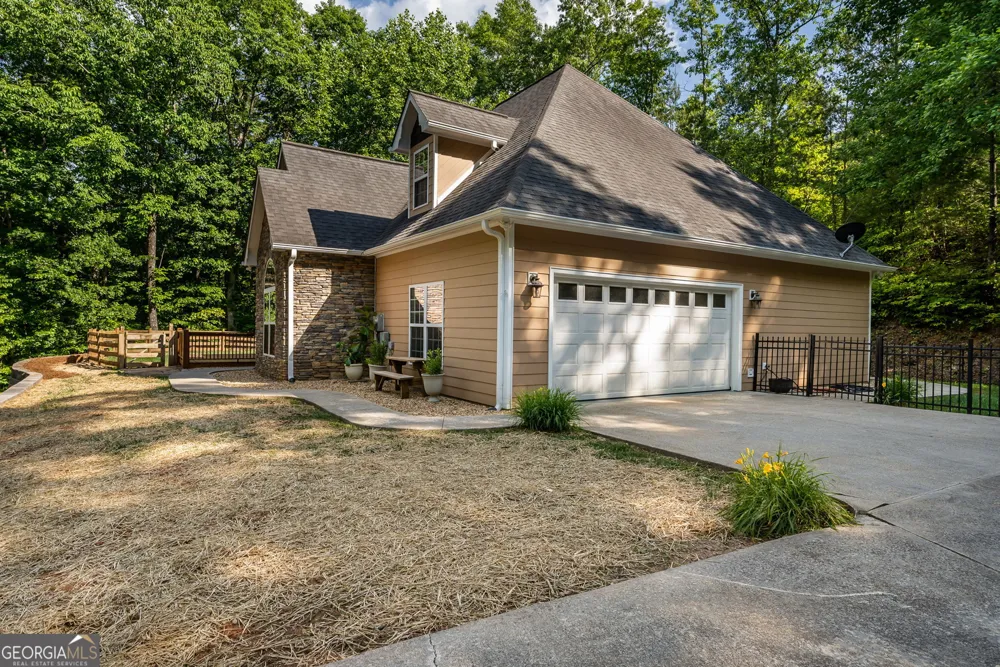 201 Oakawana TRL Blue Ridge, GA 30513