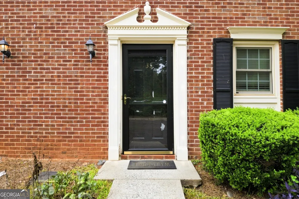 135 Sterling CT Alpharetta, GA 30004