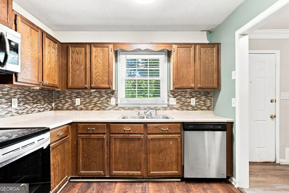 135 Sterling CT Alpharetta, GA 30004