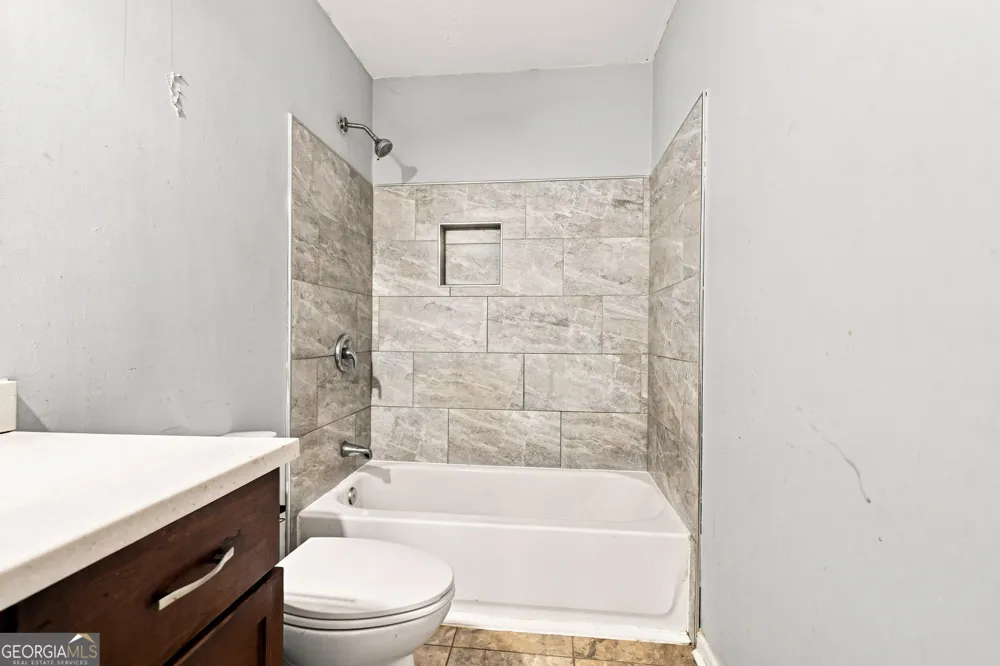 135 Sterling CT Alpharetta, GA 30004