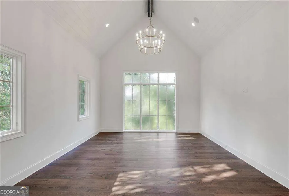 228 Thomas CIR Roswell, GA 30075