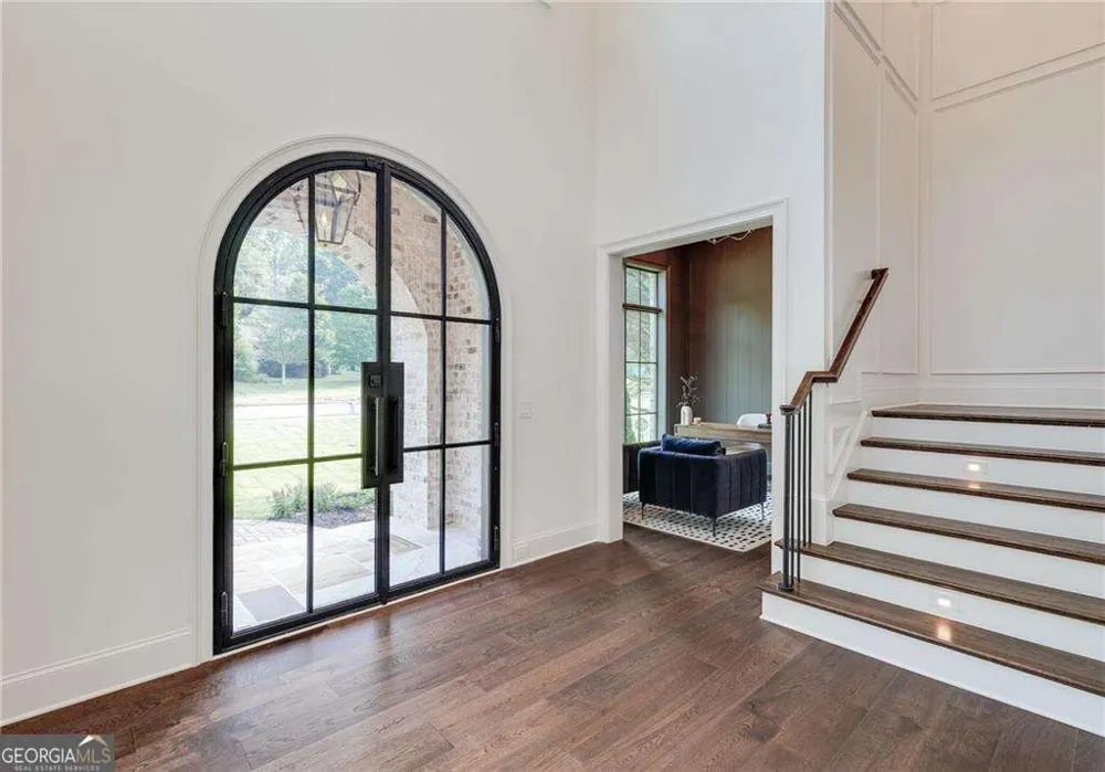 228 Thomas CIR Roswell, GA 30075