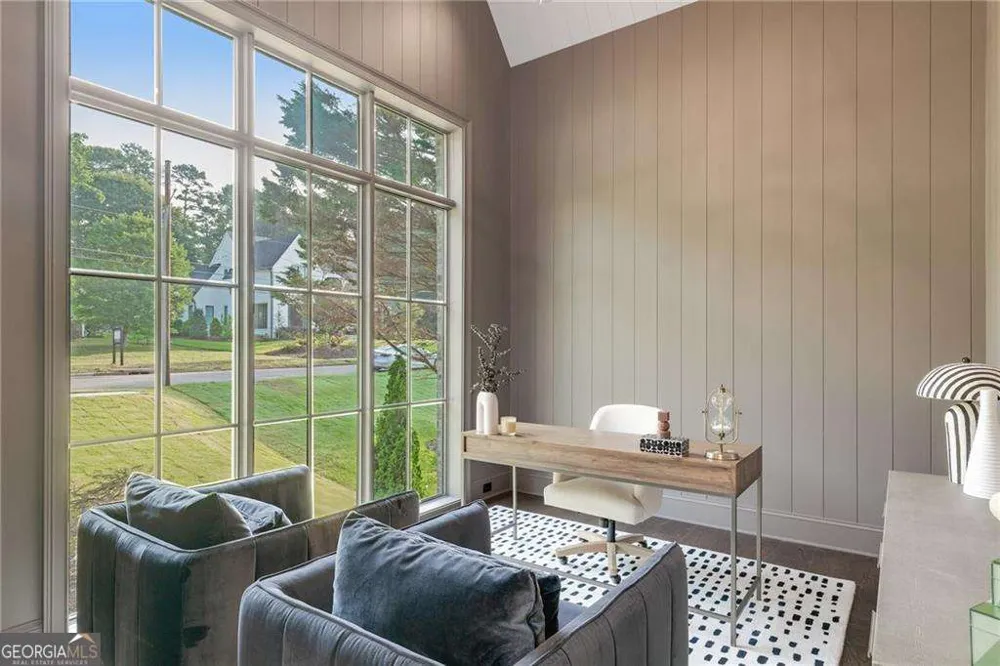 228 Thomas CIR Roswell, GA 30075