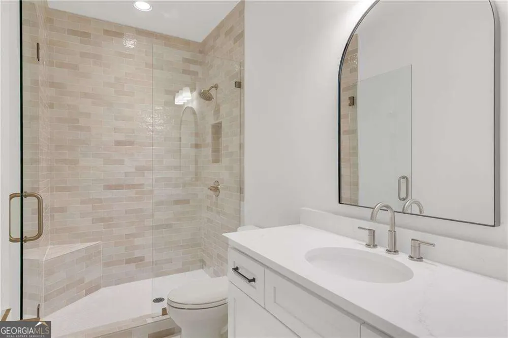 228 Thomas CIR Roswell, GA 30075